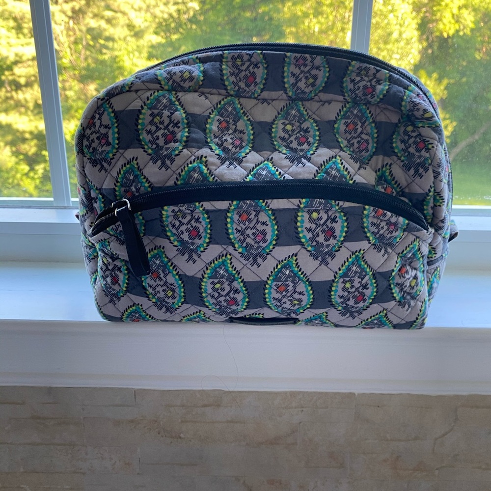 Vera bradley makeup bag